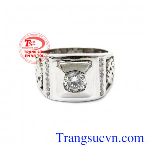Sản phẩm thời thượng phù hợp với phong cách phái mạnh, là dòng sản phẩm rất được ưa chuộng,Nhẫn nam vàng trắng lịch lãm