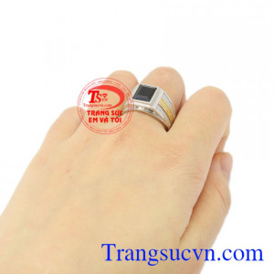 Nhẫn nam vàng trắng Sapphire thiên nhiên nổi bật