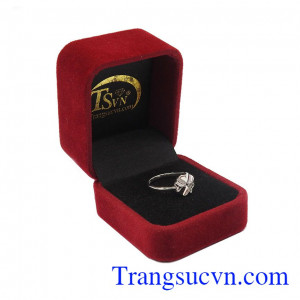 Nhẫn nữ cỏ 4 lá vàng trắng