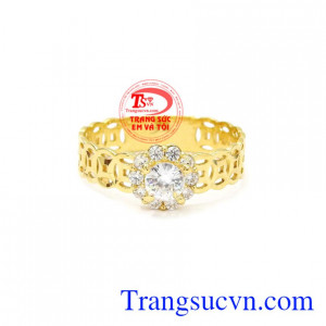 Nhẫn nữ kim tiền xinh xắn không chỉ là món trang sức mà còn đem lại may mắn, tài lộc cho phái đẹp.