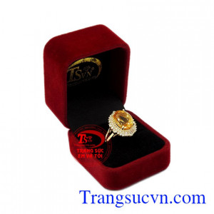 Nhẫn nữ thạch anh vàng ấn tượng
