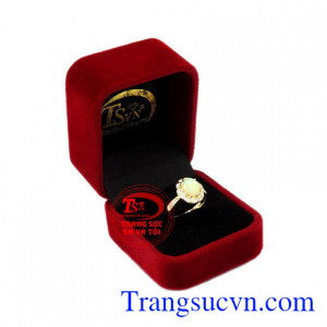 Nhẫn nữ vàng Opal chất lượng.