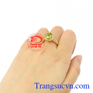 Nhẫn nữ vàng Peridot thiên nhiên