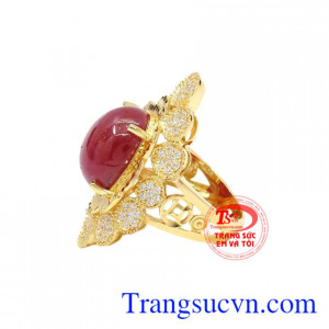 Nhẫn nữ vàng Ruby sao độc đáo giao hàng trên toàn quốc.
