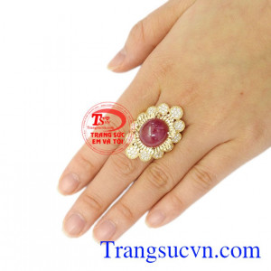 Nhẫn nữ vàng Ruby sao độc đáo