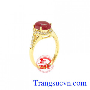 Nhẫn nữ vàng Ruby thiên nhiên được chế tác từ ruby thiên nhiên và vàng 14k chất lượng.