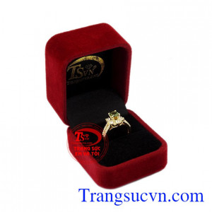 Nhẫn nữ vàng sapphire ấn tượng