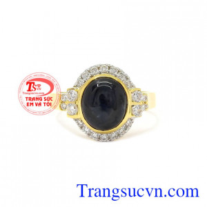 Nhẫn nữ vàng Sapphire sang trọng dành cho những quý cô yêu thích sự sang trọng, quý phái.