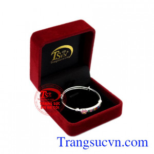Vòng tay bạc trẻ em dễ thương