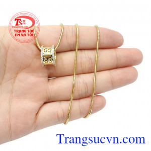 Sản phẩm làm tôn lên vẻ nổi bật, sang trọng cho người sử dụng nên được các bạn nữ rất ưa chuộng.