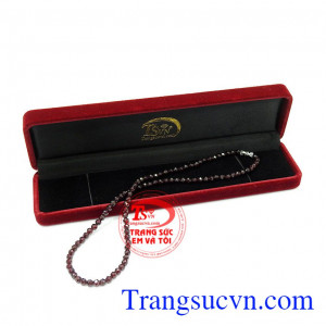 Trang sức Em và Tôi nhận thiết kế các sản phẩm trang sức 3D theo yêu cầu của từng khách hàng,Chuỗi cổ Garnet 5 ly