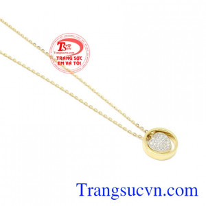Dây chuyền nữ trái tim nhỏ thương hiệu Em và Tôi đảm bảo uy tín chất lượng vàng với nhiều năm kinh nghiệm.