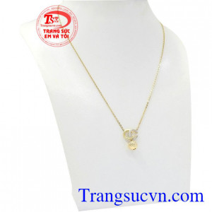 Dây chuyền nữ vàng thanh lịch rất được phái đẹp ưu chuộng, là món quà ý nghĩa dành cho người thương vào những dịp đặc biệt.