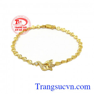 Lắc tay nữ hồ ly đẹp là sản phẩm được chế tác từ vàng 10k chất lượng, sáng đẹp,Lắc tay nữ hồ ly đẹp