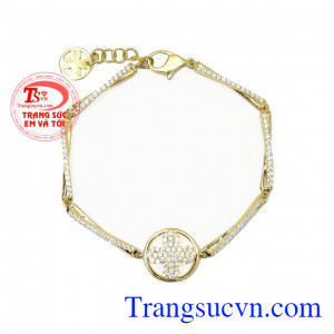 Lắc tay nữ vàng Van cleef thiết kế hình cỏ bốn lá độc đáo mang lại nét thời trang, phong cách và đẳng cấp phái đẹp,Lắc tay nữ vàng Van cleef