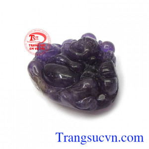 Mặt Di Lặc thạch anh tím bình an với Phật Di Lặc là biểu tượng cho sự lạc quan, vui vẻ, luôn mang lại cho người đeo nhiều may mắn, tài lộc và bình an trong cuộc sống