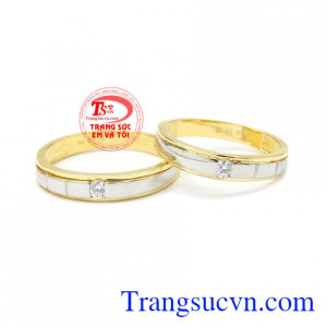 Nhẫn cưới vàng chung đôi được nhập khẩu từ Korea vàng 10k chất lượng, màu sắc đẹp mắt.