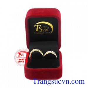 Nhẫn cưới vàng gắn kết