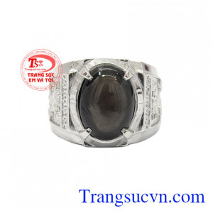 Nhẫn nam bạc Sapphire sao đẹp mang lại nét cá tính, mạnh mẽ cho phái nam.