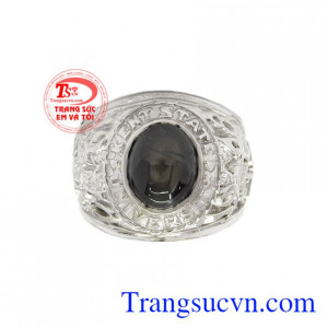 Nhẫn nam bạc Sapphire sao nam tính giúp cho cánh mày râu tăng phần nam tính, sang trọng.