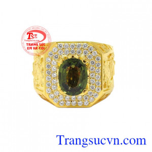 Nhẫn nam vàng Sapphire sang trọng sẽ là sự lựa chọn hoàn hảo để thể hiện nét cá tính cho phái mạnh.