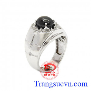 Nhẫn nam vàng trắng Sapphire sao được chế tác từ vàng trắng 14k kết hợp cùng đá Sapphire sao thiên nhiên chất lượng cao,Nhẫn nam vàng trắng Sapphire sao