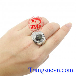 Sản phẩm chất lượng cao,uy tín, bảo hành 12 tháng giao hàng nhanh trên toàn quốc,Nhẫn nam vàng trắng Sapphire sao