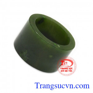 Nhẫn ngọc Nephrite đẳng cấp mang đến nhiều may mắn và sức khỏe cho người đeo