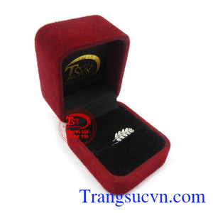 Nhẫn nữ lá vàng trắng thời trang