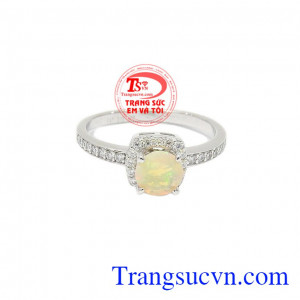 Đá Opal đẳng cấp là biêt tượng của sự hạnh phúc, hi vọng và tình yêu dịu dàng