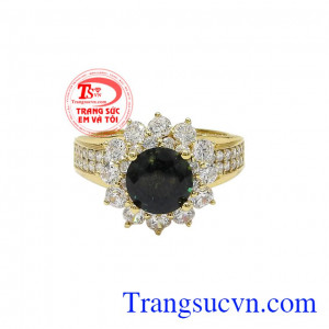 Đá quý saphir mang ý nghĩa thành công, may mắn sẽ đến với những người chăm chỉ và sáng tạo