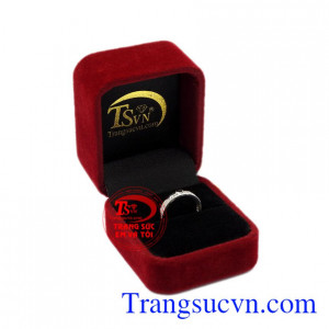 Nhẫn nữ vàng trắng trái tim nhỏ xinh