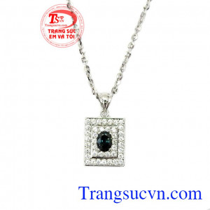 Đá sapphire thiên nhiên mang lại nhiều may mắn, tài lộc, sức khỏe cho người đeo,Bộ dây chuyền Sapphire nữ quý tộc