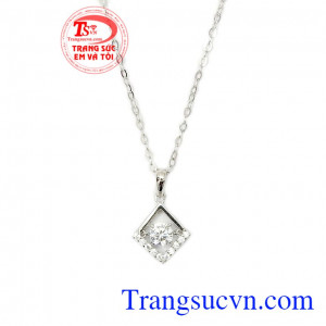 Mặt dây gắn đá CZ nổi bật, sang trọng, tinh tế,Bộ dây chuyền vàng trắng nữ tính