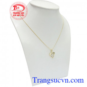 Bộ dây trái tim vàng được thiết kế thời trang, thanh lịch