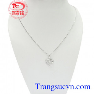 Bộ dây trái tim yêu thương là món quà ý nghĩa dành tặng bạn gái nhân dịp các ngày lễ