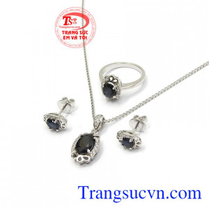 Bộ trang sức nữ Sapphire thiên nhiên cao cấp, bền đẹp, giao hàng nhanh trên toàn quốc.