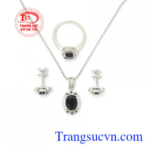 Bộ trang sức Sapphire thịnh vượng phù hợp làm quà tặng ý nghĩa cho người thân yêu