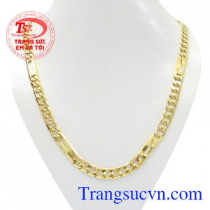 Dây chuyền vàng màu đẳng cấp được thiết kế mang phong cách mạnh mẽ, cá tính.