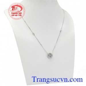 Dây chuyền nữ chữ H vàng trắng vàng 10k mang lại vẻ trẻ trung, thời trang cho phái nữ.