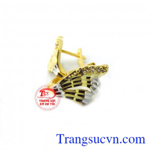 Hoa tai đôi cánh thiên thần vàng 10k phù hợp với nhiều kiểu trang phục. Hoa tai đôi cánh thiên thần vàng 10k bảo hành uy tín.