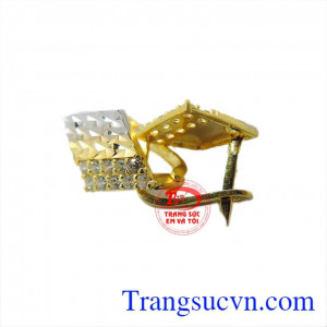 Hoa tai vàng tây hình thoi sẽ khiến cho người đeo trở nên thời thượng hơn. Hoa tai vàng tây hình thoi đẹp.