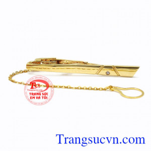 Kẹp caravat vàng lịch lãm sẽ là sự chọn hoàn hảo để làm một món quà đầy giá trị và sang trọng.