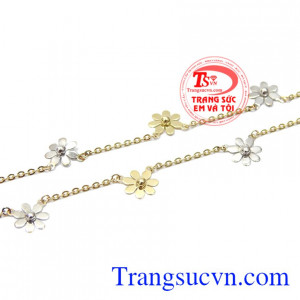 Lắc chân vàng bông hoa được nhập khẩu từ Hàn Quốc kiểu dáng thời trang.