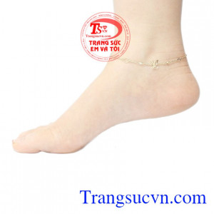 Thích hợp làm quà tặng cho người thân, bạn bè. Lắc chân vàng LV