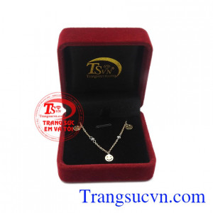 Sản phẩm được làm từ vàng 10k nhập khẩu Hàn Quốc. Lắc chân vàng vui vẻ