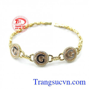 Lắc tay vàng 18k nữ đảm bảo chất lượng tinh tế,sản phẩm lắc tay vàng,lắc vàng cho nữ,tinh tế đẳng cấp,món quà ý nghĩa dành cho phái đẹp tạo nên một vẻ đẹp nữ tính tôn lên được vẻ đẹp sang trọng là món quà ý nghĩa nhất dành cho phái đẹp