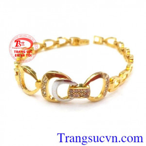 Lắc tay dành cho nữ sản phẩm đảm bảo chất lượng vàng, thiết kế và chế tác tinh tế, đường nét sáng bóng,bền đẹp, đeo lắc tay vàng tây hợp thời trang, khách hàng nhiều năm liền bình chọn.