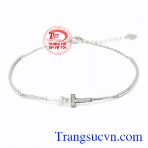 Lắc tay nữ vàng trắng xinh xắn mang đến vẻ trẻ trung, xinh xắn cho phái nữ.