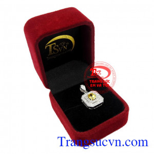 Sản phẩm thích hợp làm quà tặng cho người thân hoặc bạn bè,Mặt dây nữ Sapphire vàng